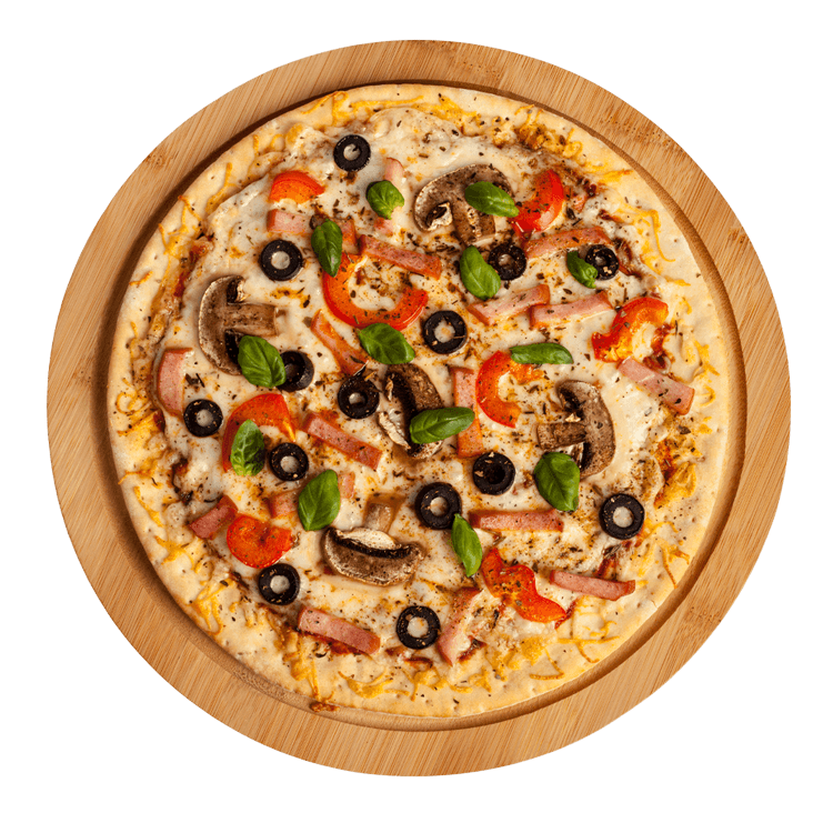 Pizza con aceitunas negras, pimientos y maíz en una pizzería italiana en Fuengirola
